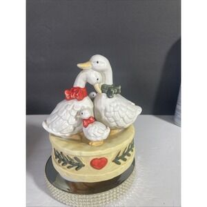 "Season Specialties‎ Ceramic Duck Family Music Box Figurine".